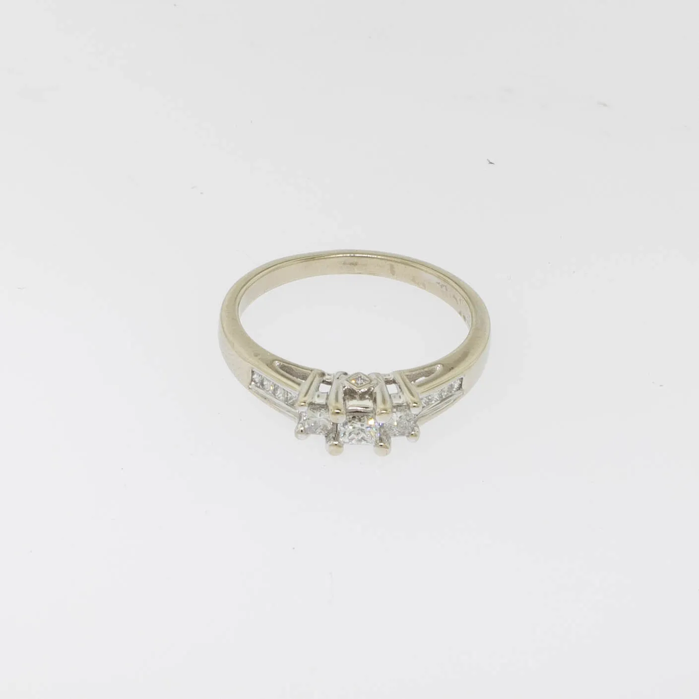 14K White Gold 3 Diamond Ring with Accent Diamonds Size 7.5 Preowned Jewelry