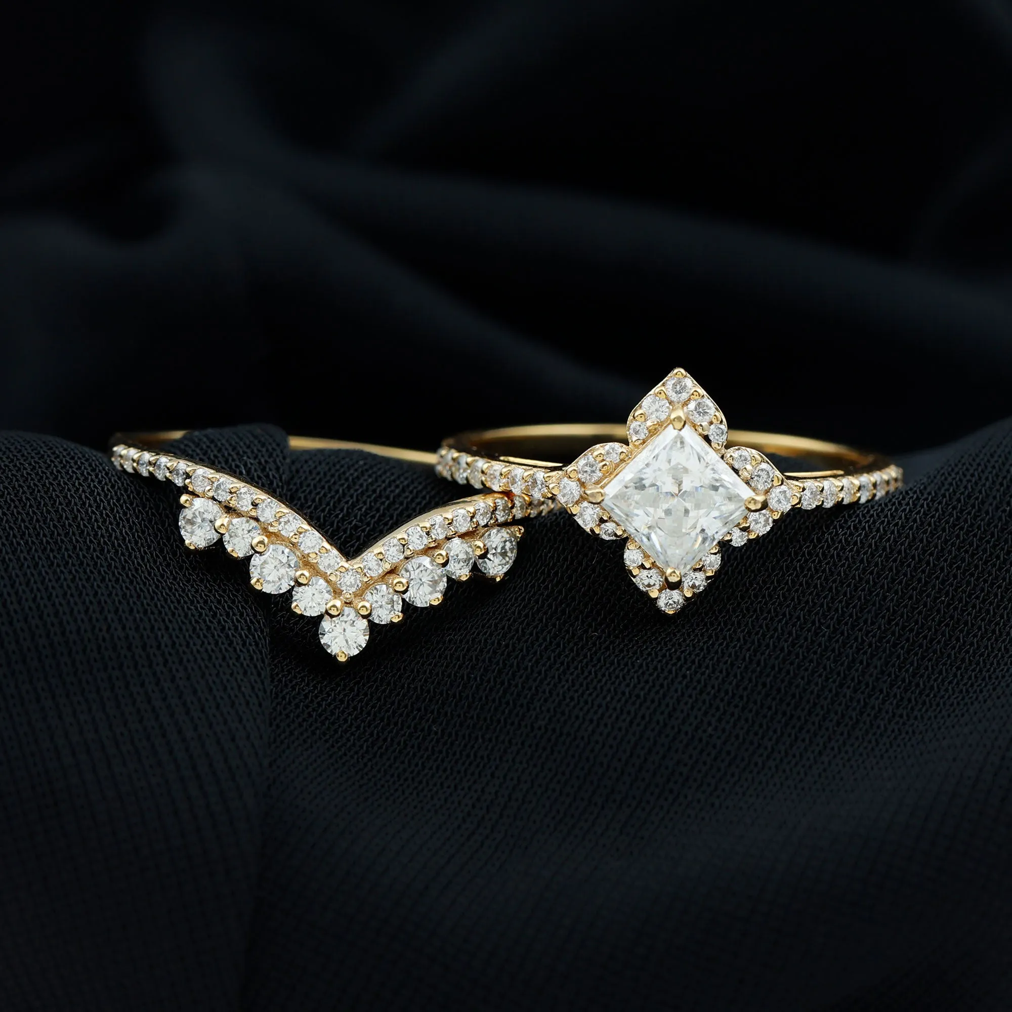 2.50 CT Cubic Zirconia Statement Wedding Ring Set in Gold