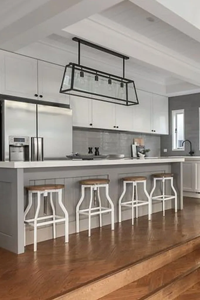 Broadview Glass Pendant Light