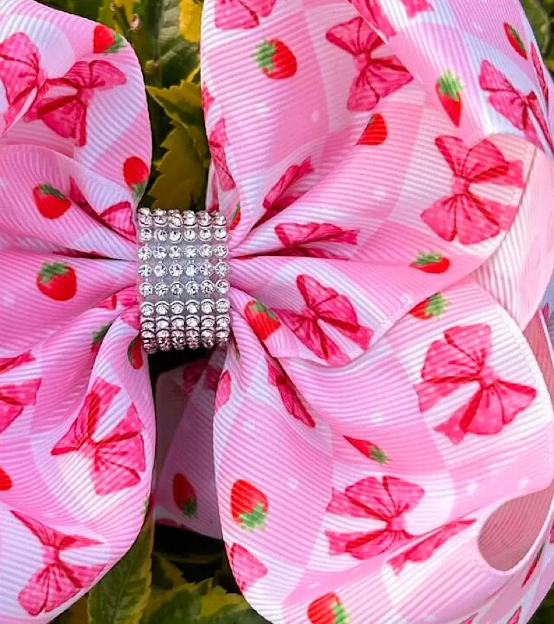 Coquette bow & strawberry printed on checker hair bows. 4PCS/$10.00 BW-DSG-1031.