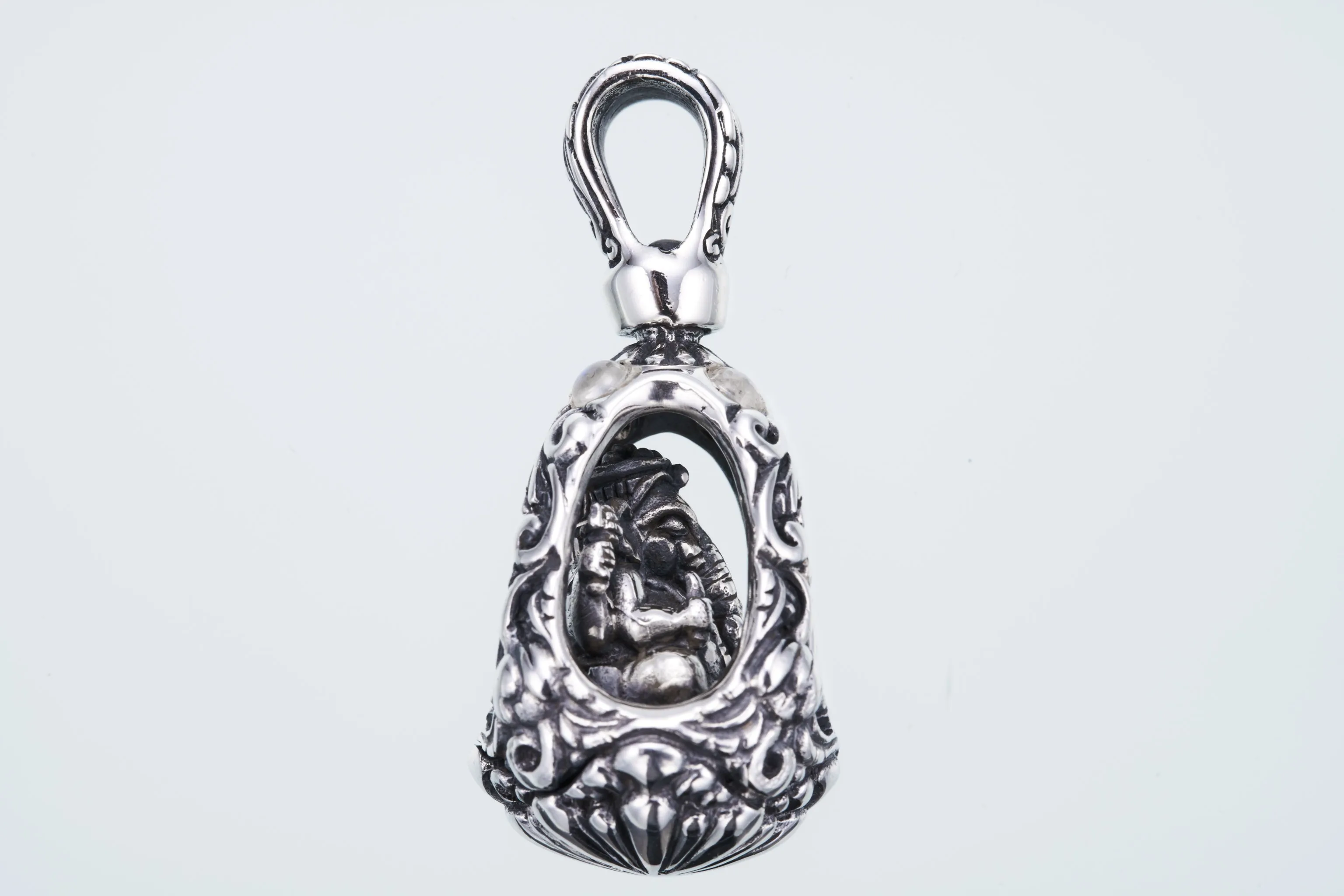 Egged Ganesh : (Blue Moonstone)