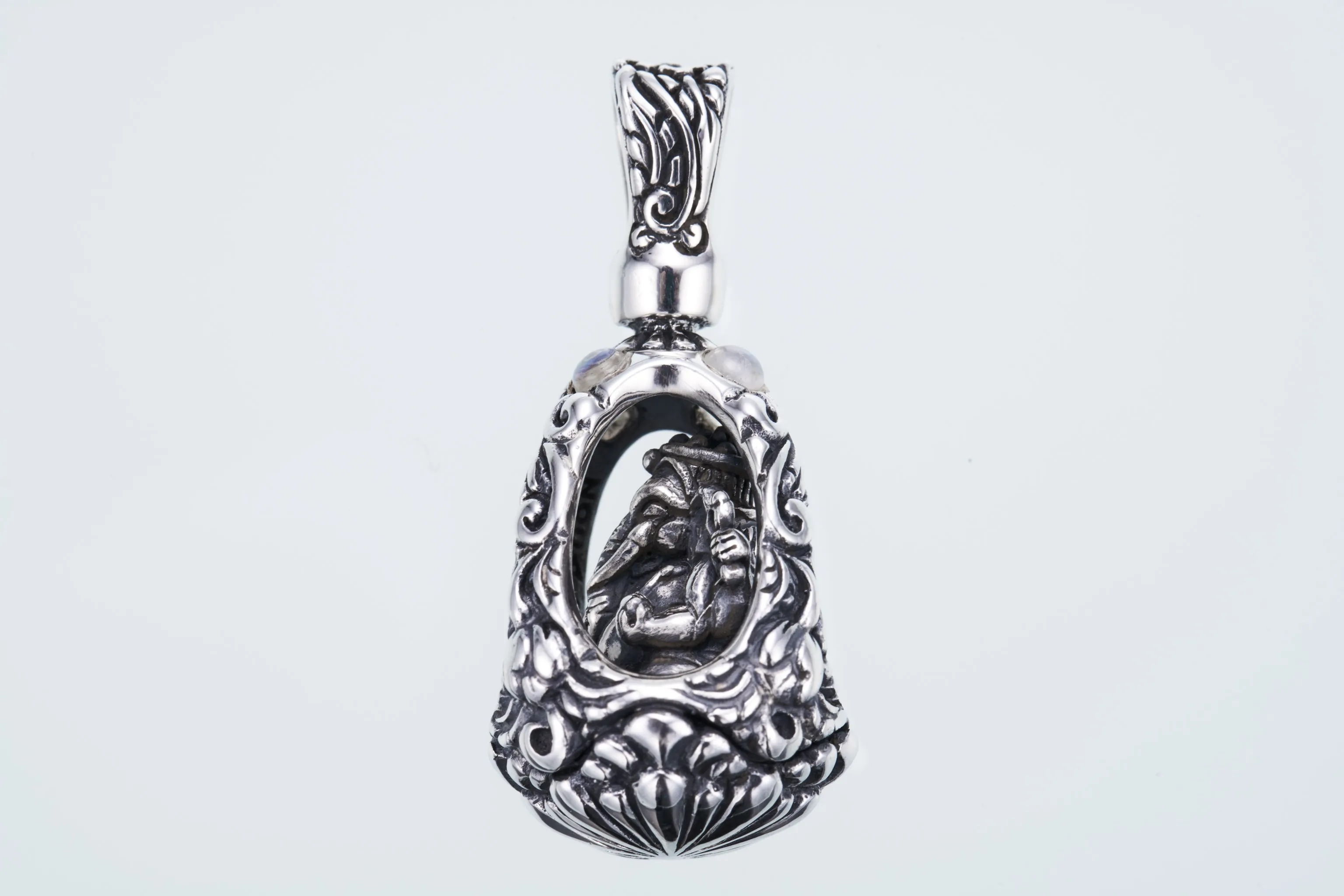 Egged Ganesh : (Blue Moonstone)