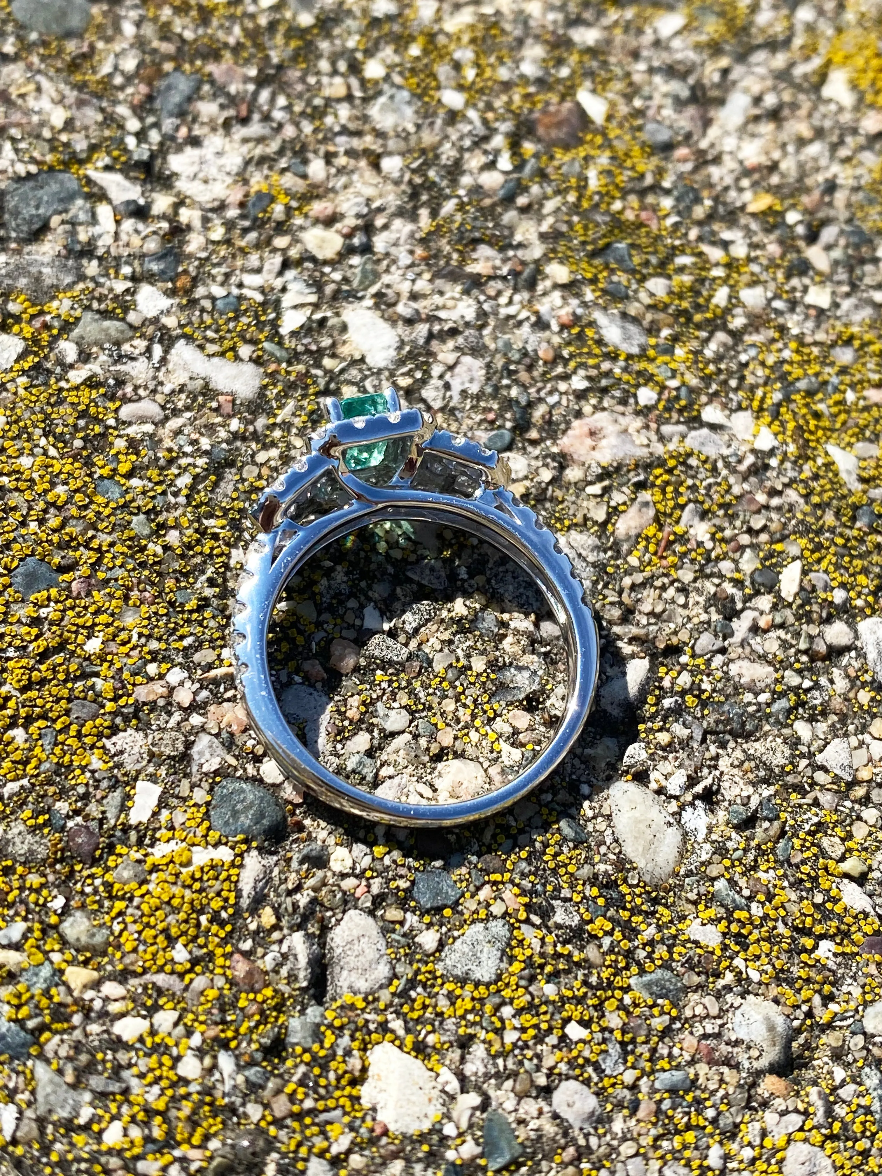 EMERALD AND DIAMOND RING