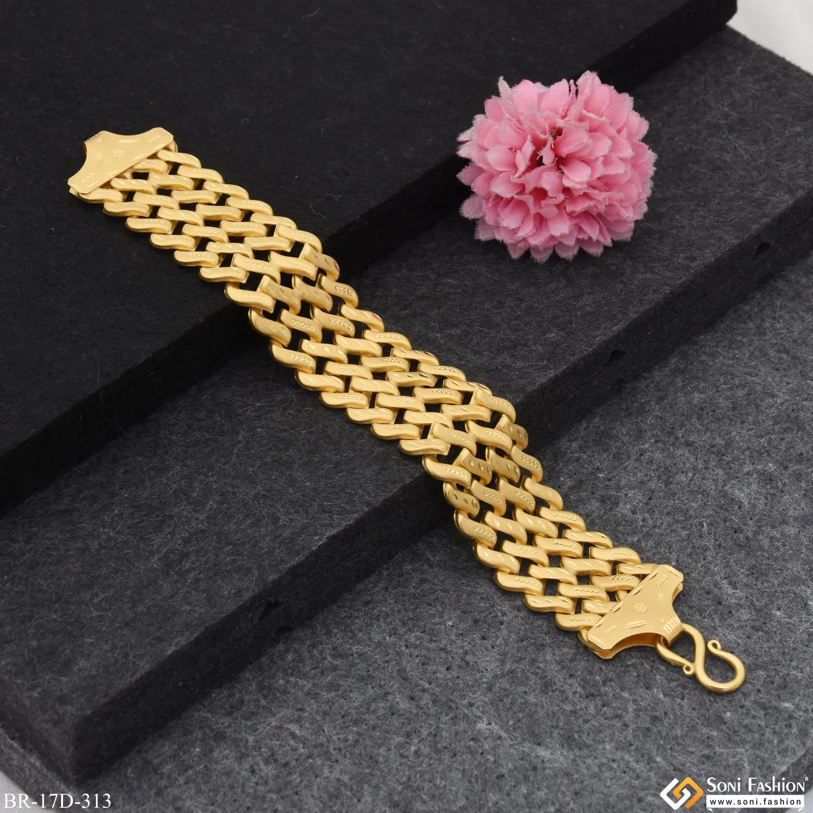 Finely Detailed Design Gold Plated Pokal Bracelet for Men - Style D313