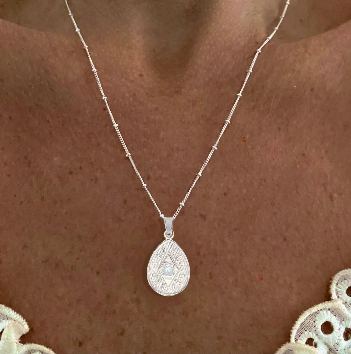Laihas Prestige Sparkle Sterling Silver Moonstone Necklace