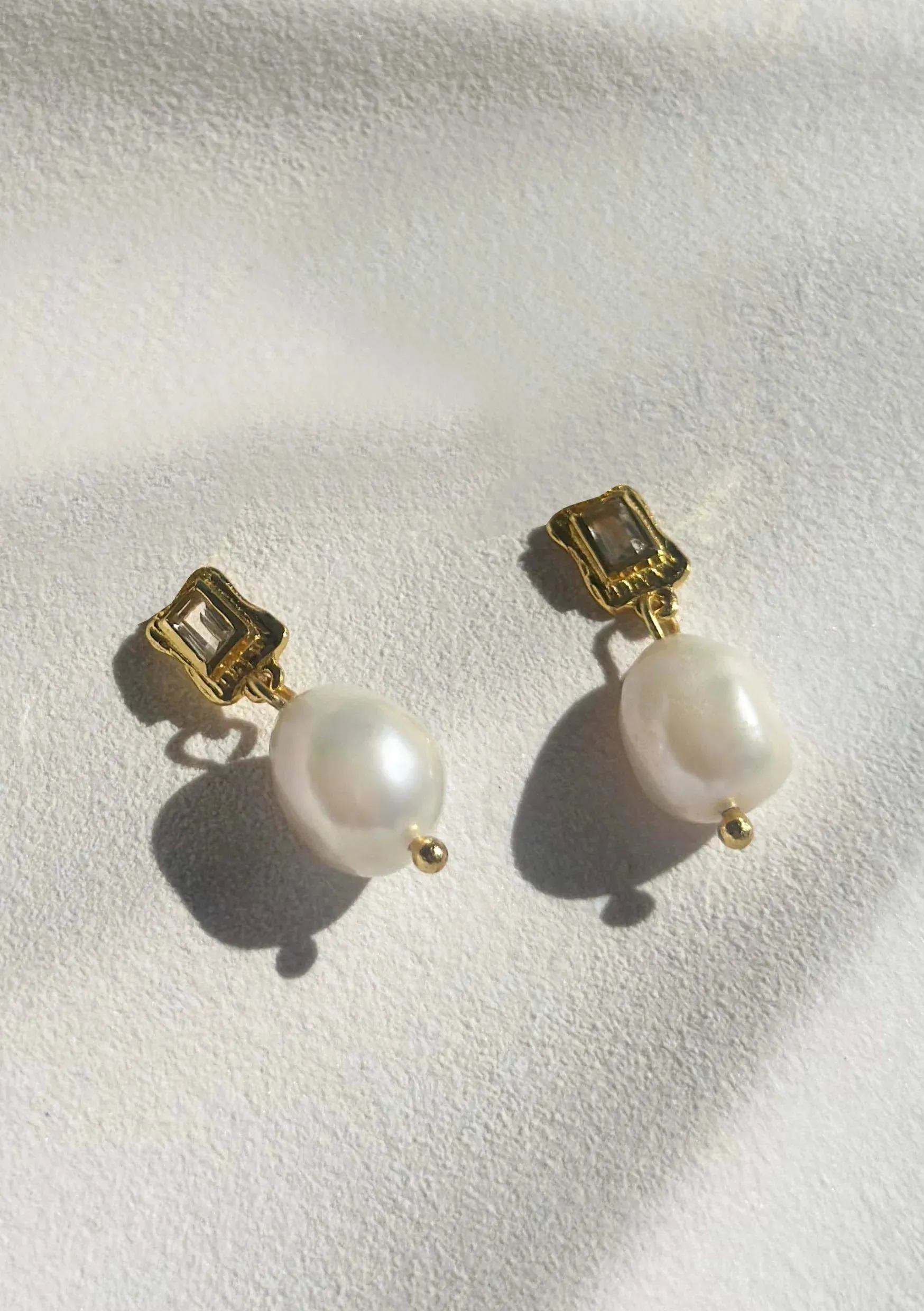 Lola Knight - Layla - Crystal And Pearl Drop Earrings - 18ct Gold