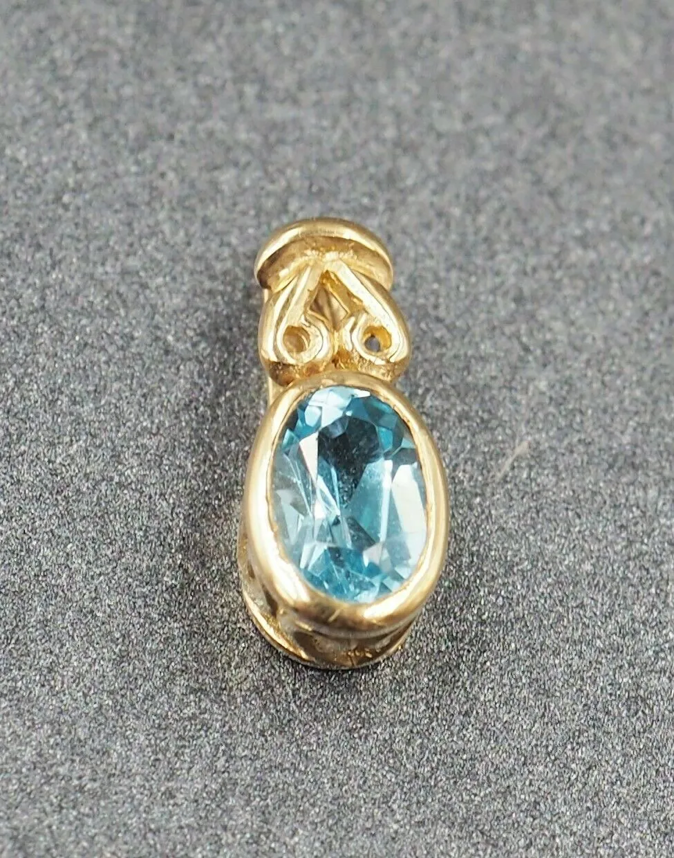 Topaz 9ct Yellow Gold Pendant