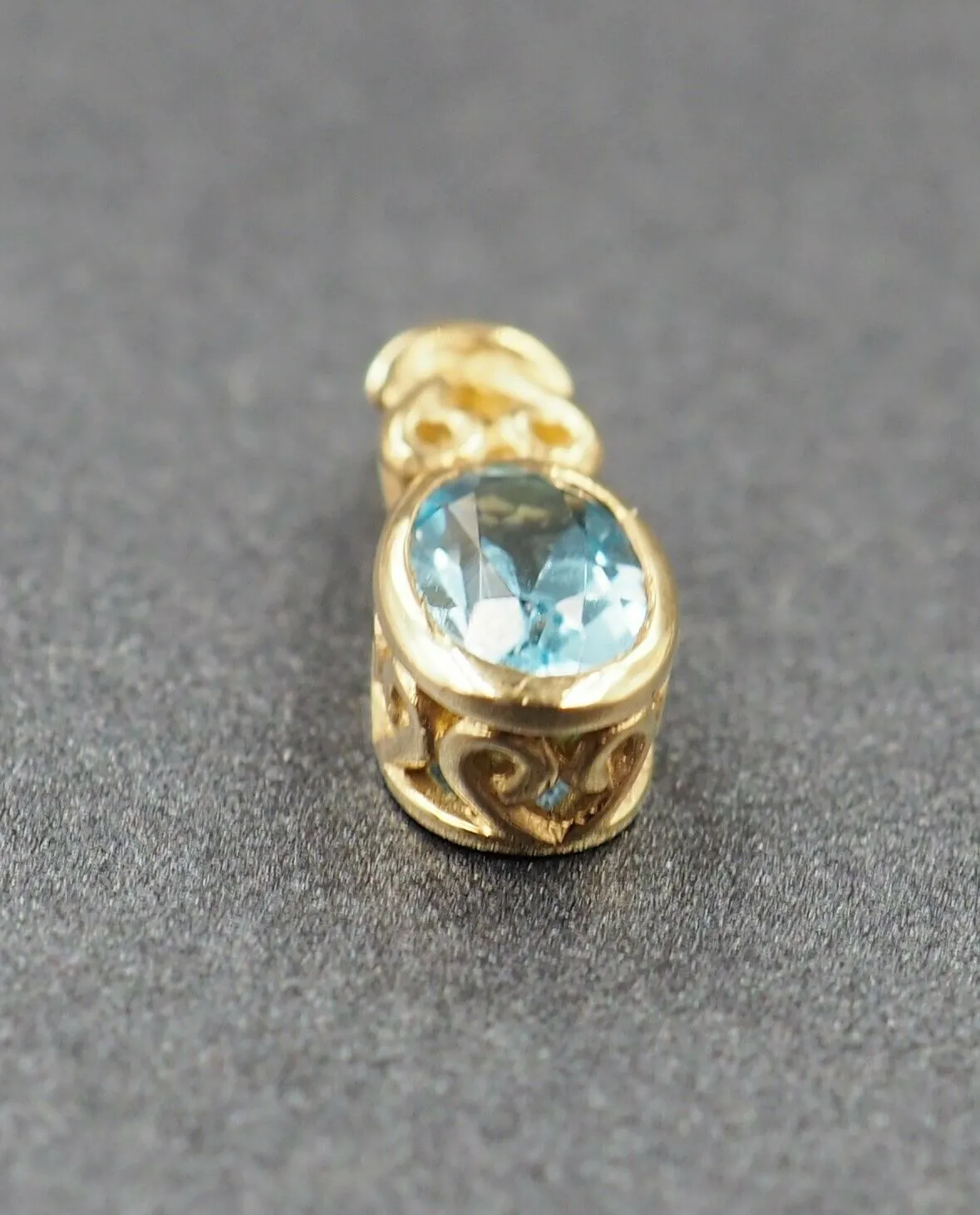 Topaz 9ct Yellow Gold Pendant