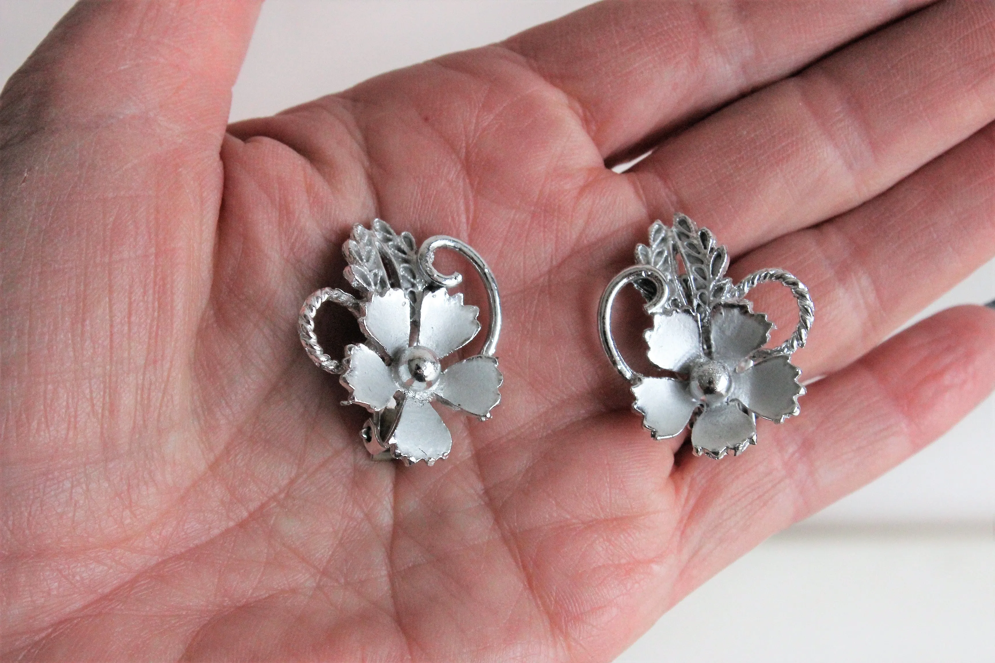 Vintage Midcentury Floral Brooch and Earrings Set